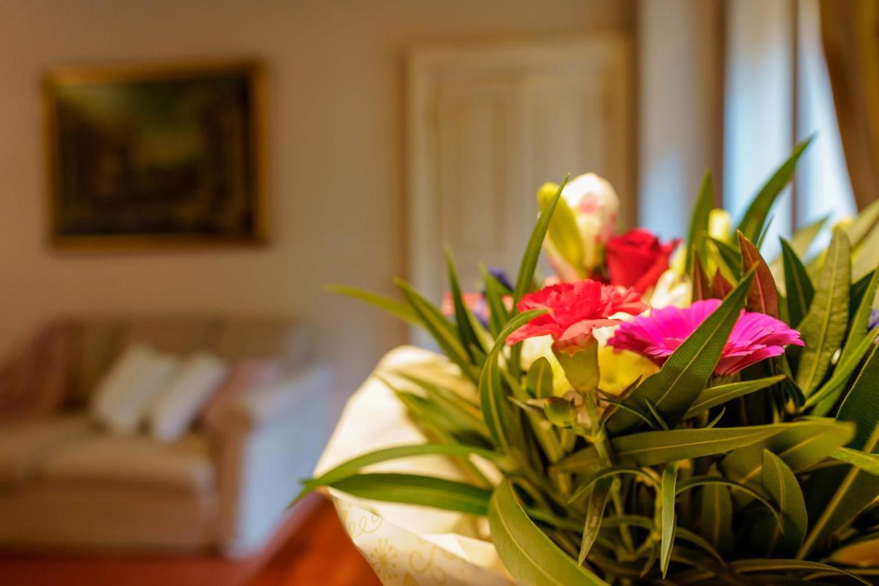 Suite Aldrovandi, With Private Garden Bologna Luaran gambar