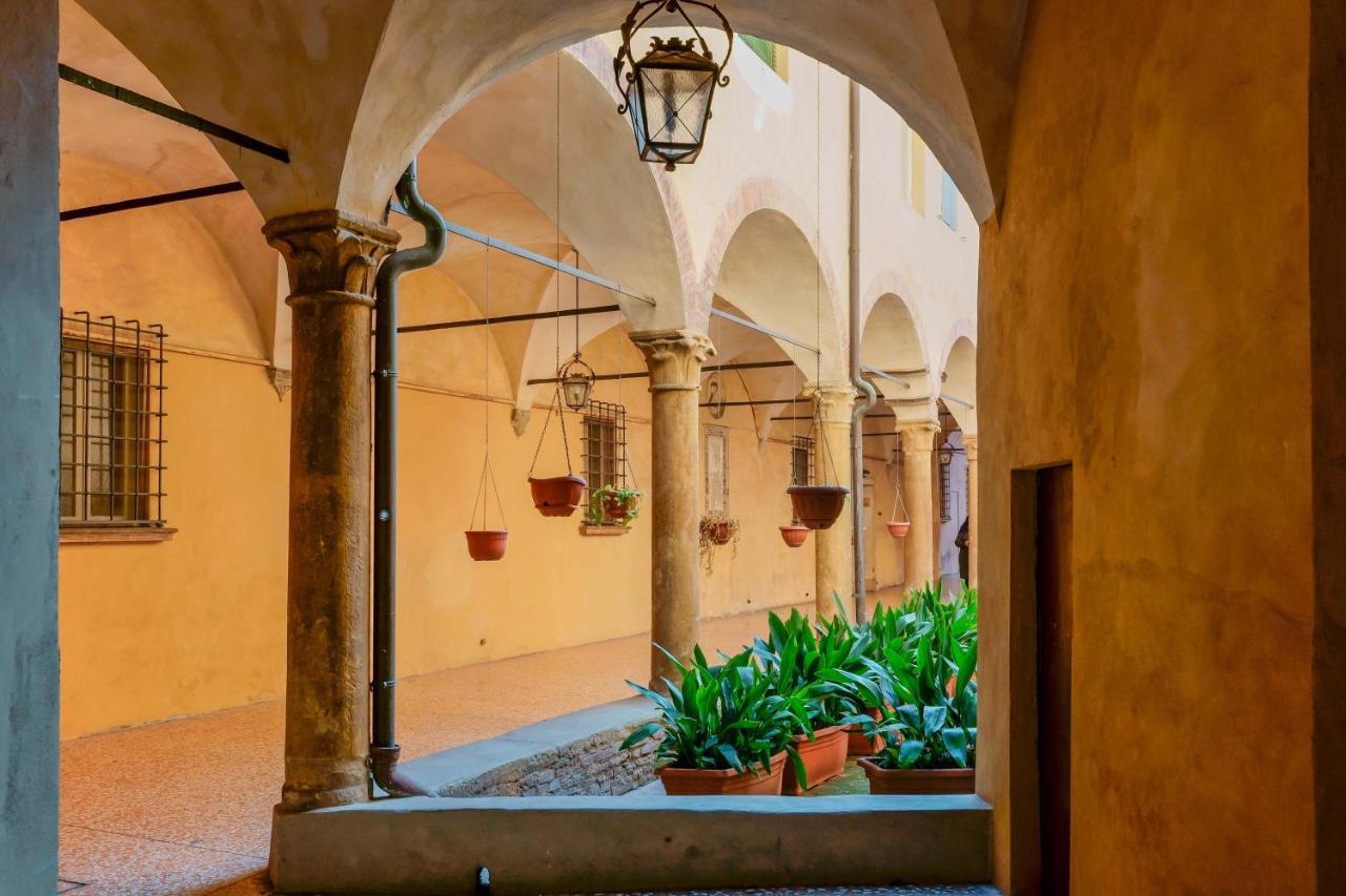 Suite Aldrovandi, With Private Garden Bologna Luaran gambar