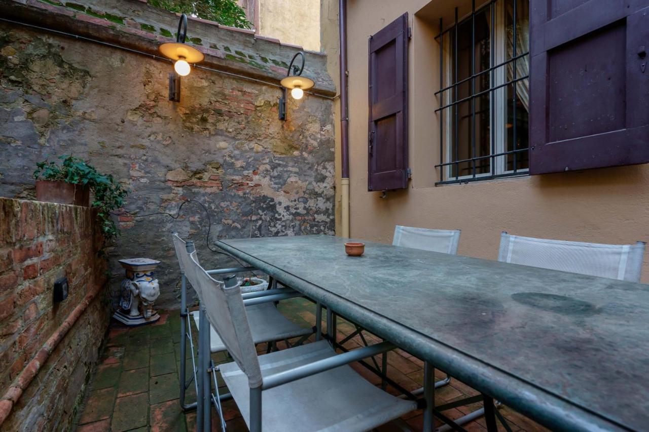 Suite Aldrovandi, With Private Garden Bologna Luaran gambar